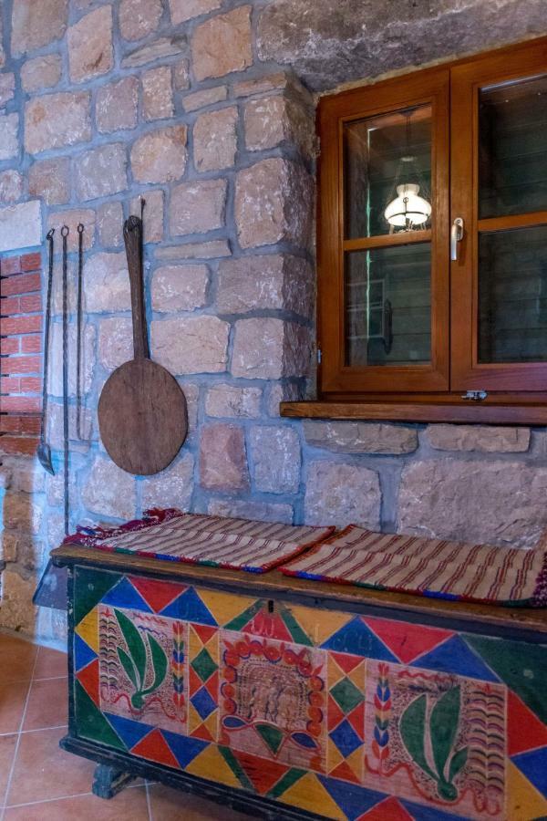 ヴィンイェラック Stone House Knezevicヴィラ エクステリア 写真